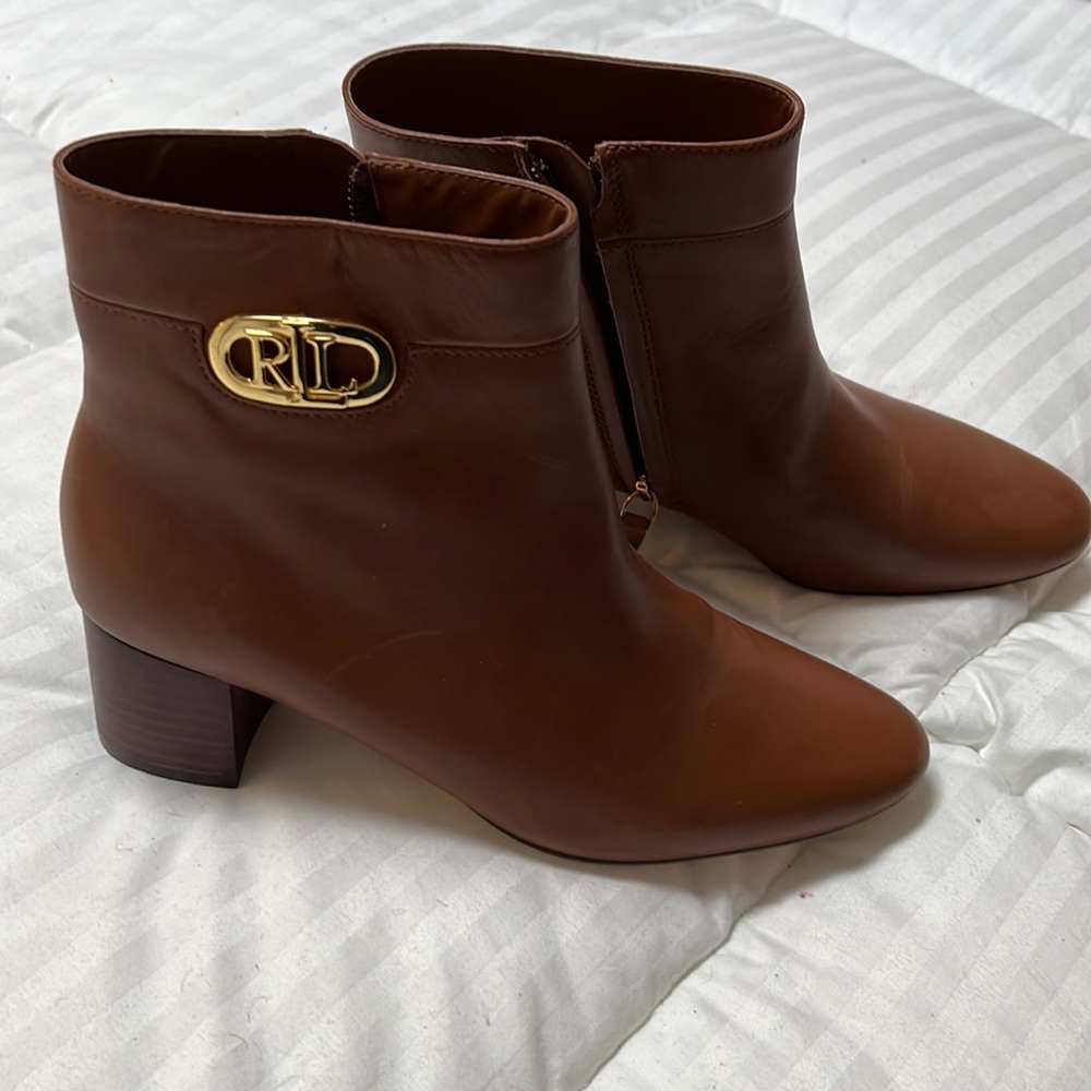 Ralph Lauren ankle boot size 7 never worn